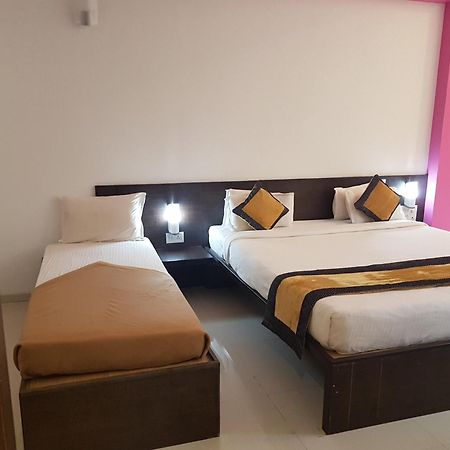 Hotel Golden View Shirdi Exterior foto