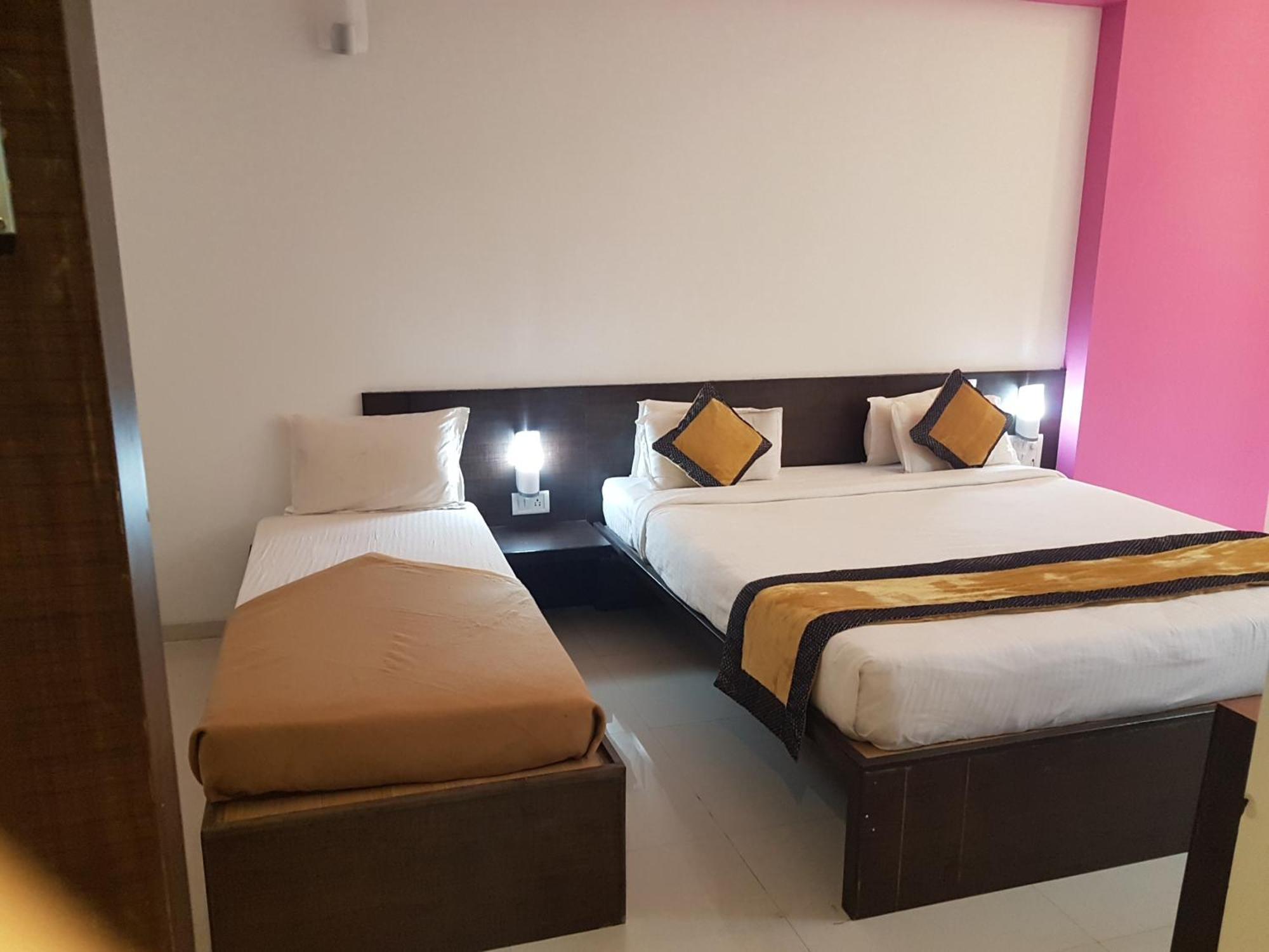 Hotel Golden View Shirdi Exterior foto