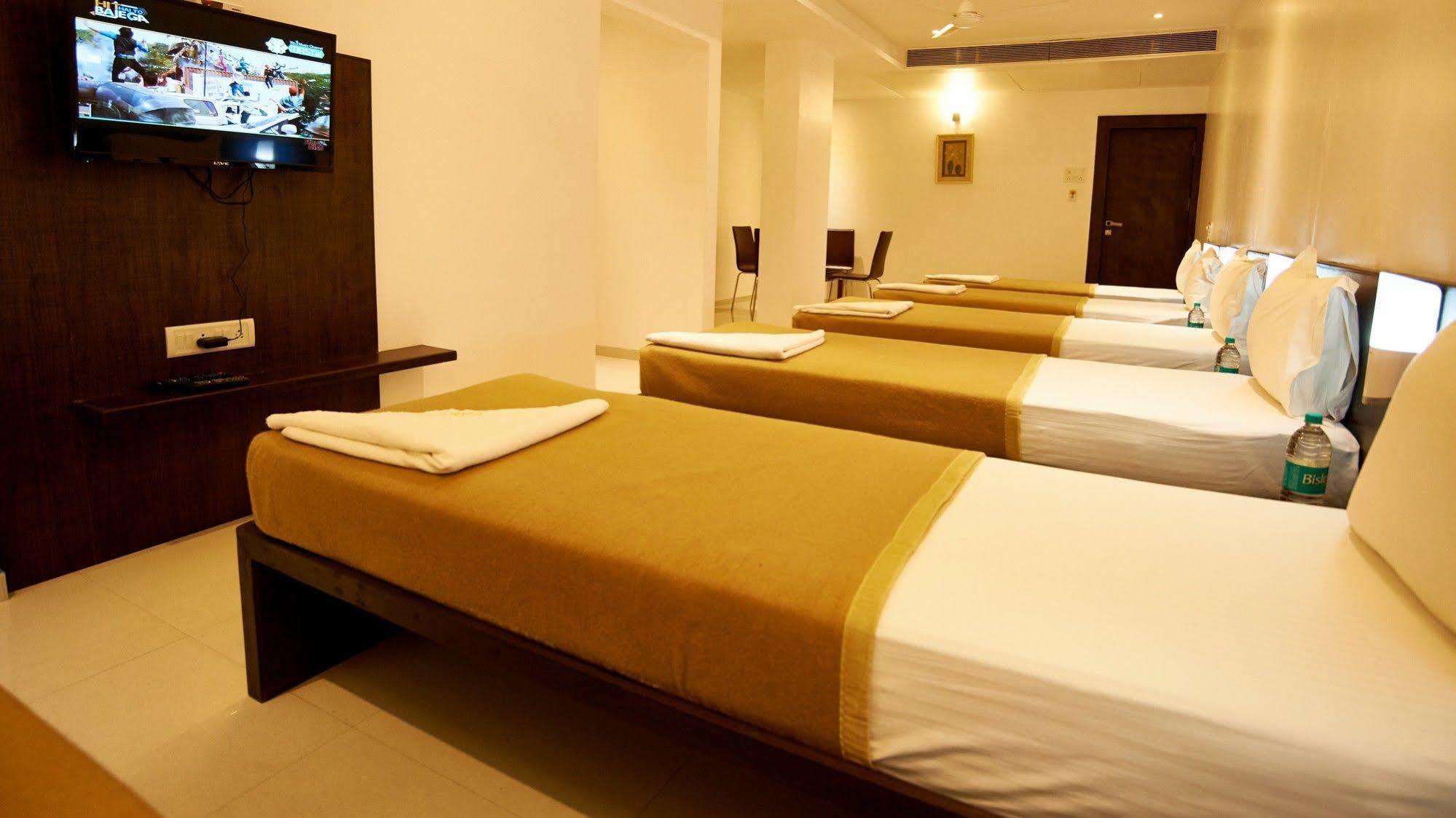 Hotel Golden View Shirdi Exterior foto