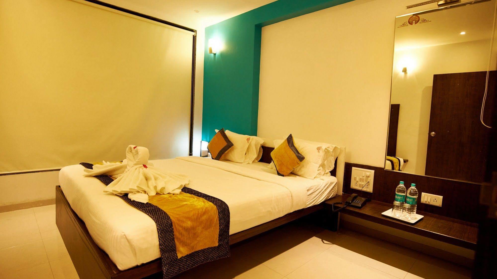 Hotel Golden View Shirdi Exterior foto