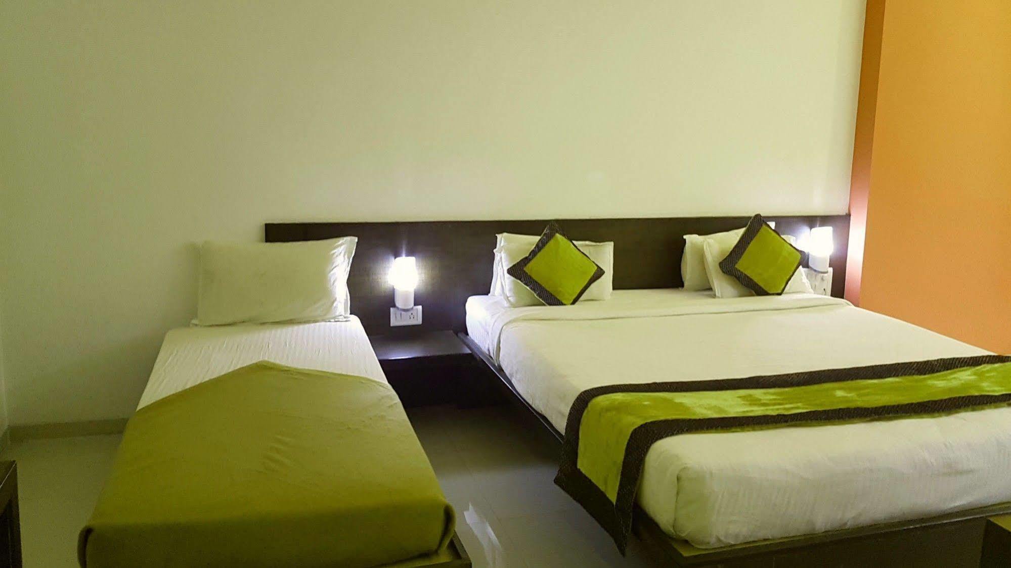 Hotel Golden View Shirdi Exterior foto